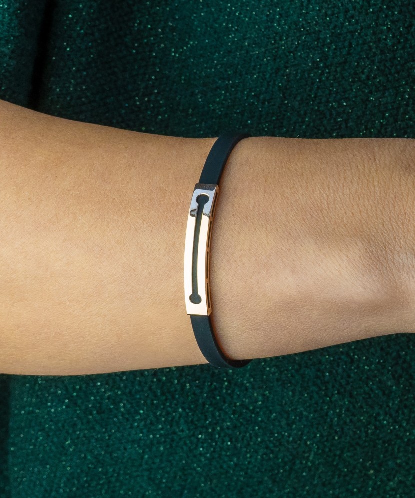 Rubber braceletwith gold