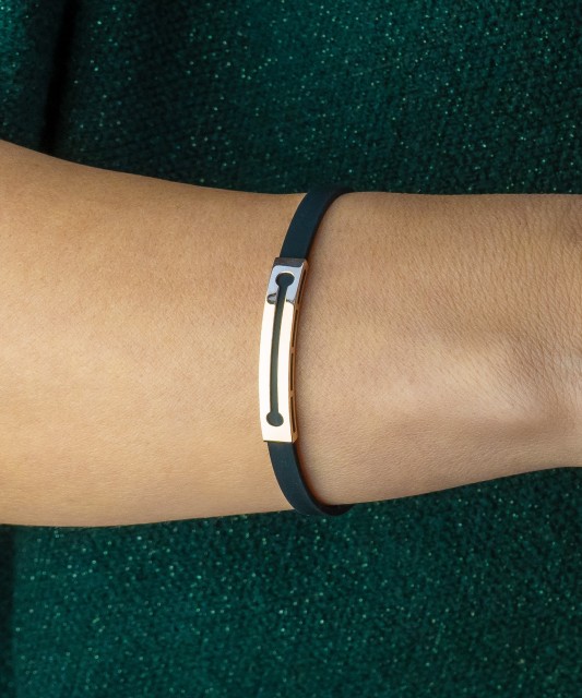 Rubber braceletwith gold