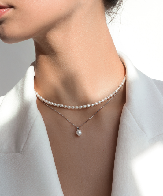 Pearl necklaces with silver