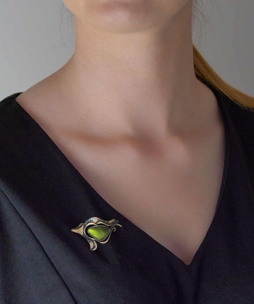 Sterling silver  brooch with a jade