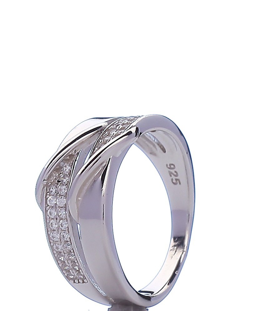 Sterling silver ring with zircons