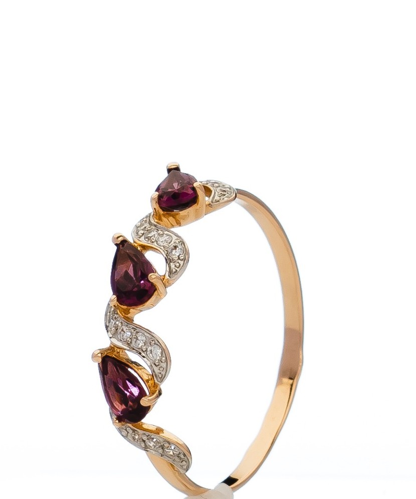 Gold ring with rhodolites and zircons