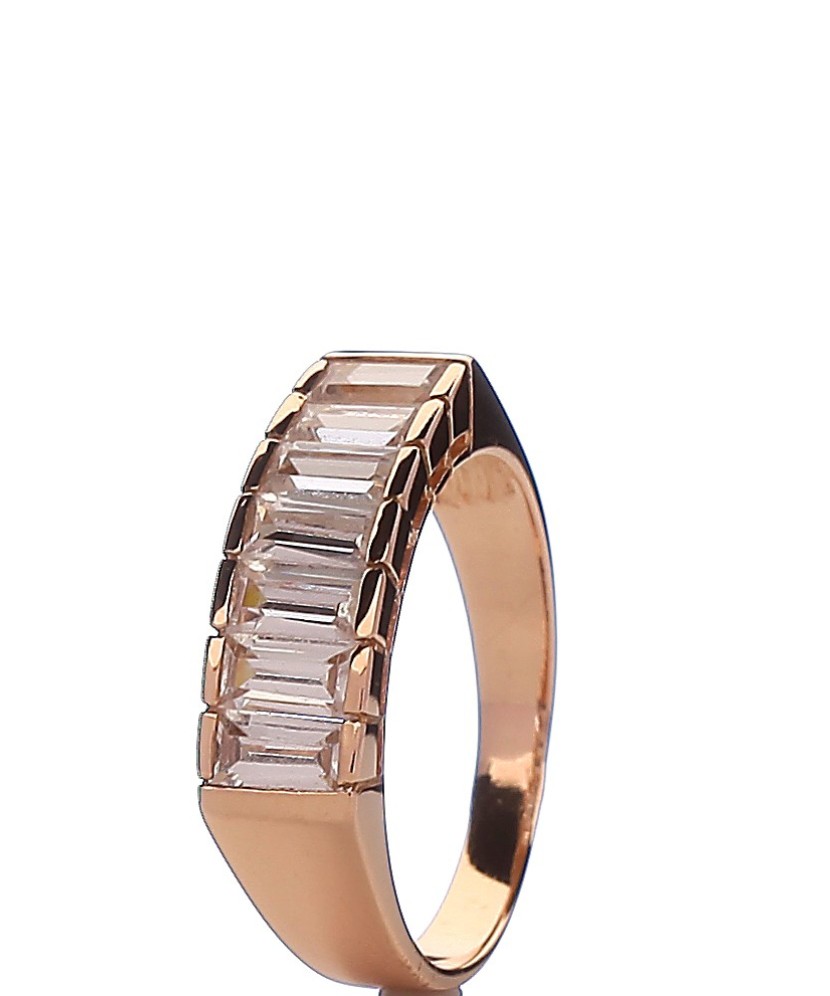 Gold ring with zircons