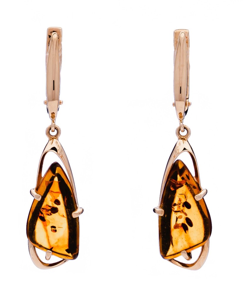 Gold earrings with amber