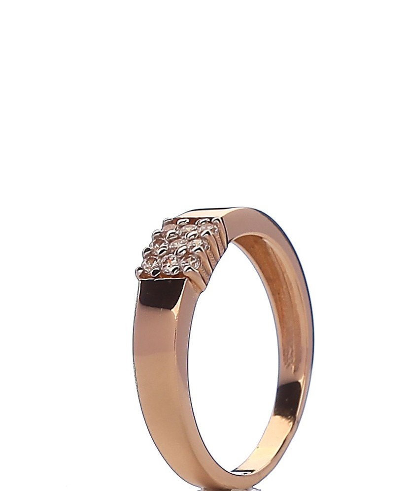 Gold ring with zircons