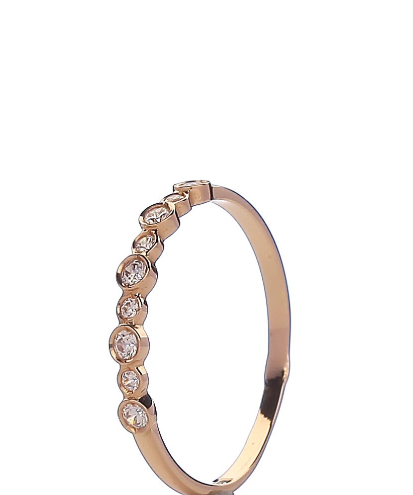 Gold ring with zircons