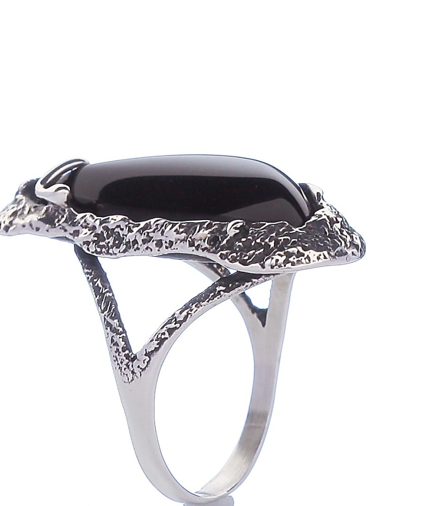 Sterling silver ring with onyx