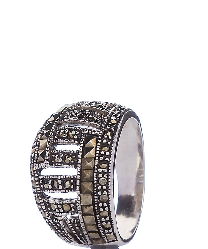 Sterling silver ring with marcasite