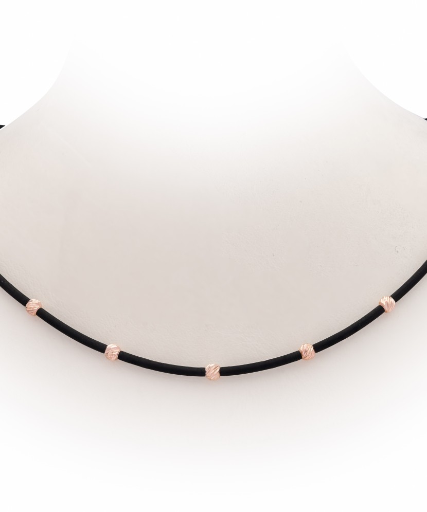 Rubber chain with gold