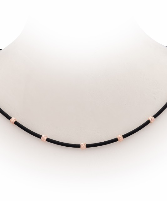 Rubber chain with gold