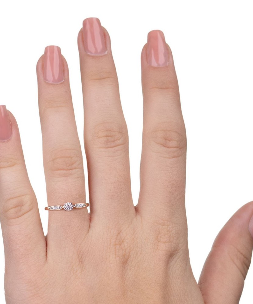 Gold ring with diamond