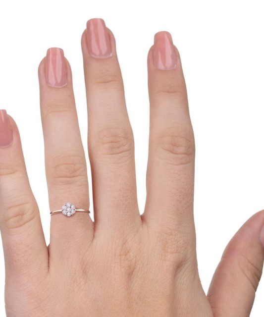 Gold ring with diamonds