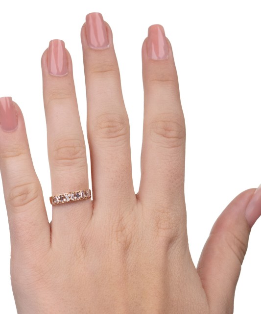 Gold ring with zircons