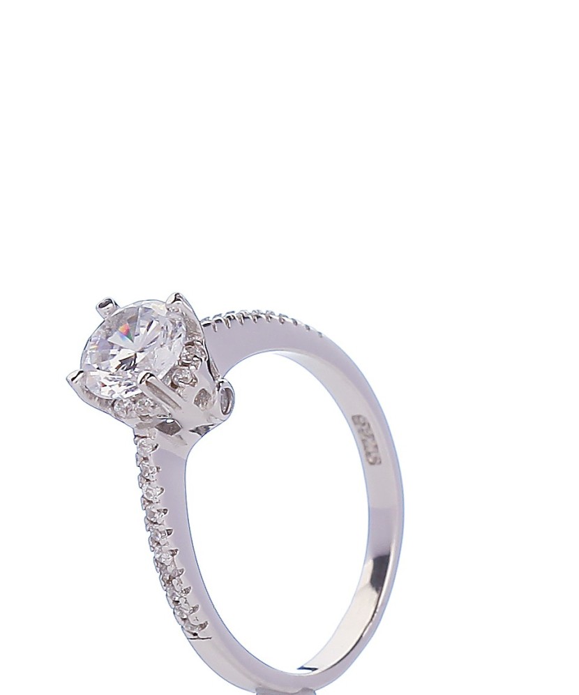 Sterling silver ring with zircons