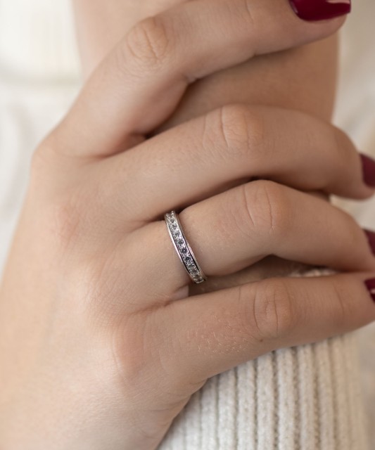 Sterling silver ring with zircons