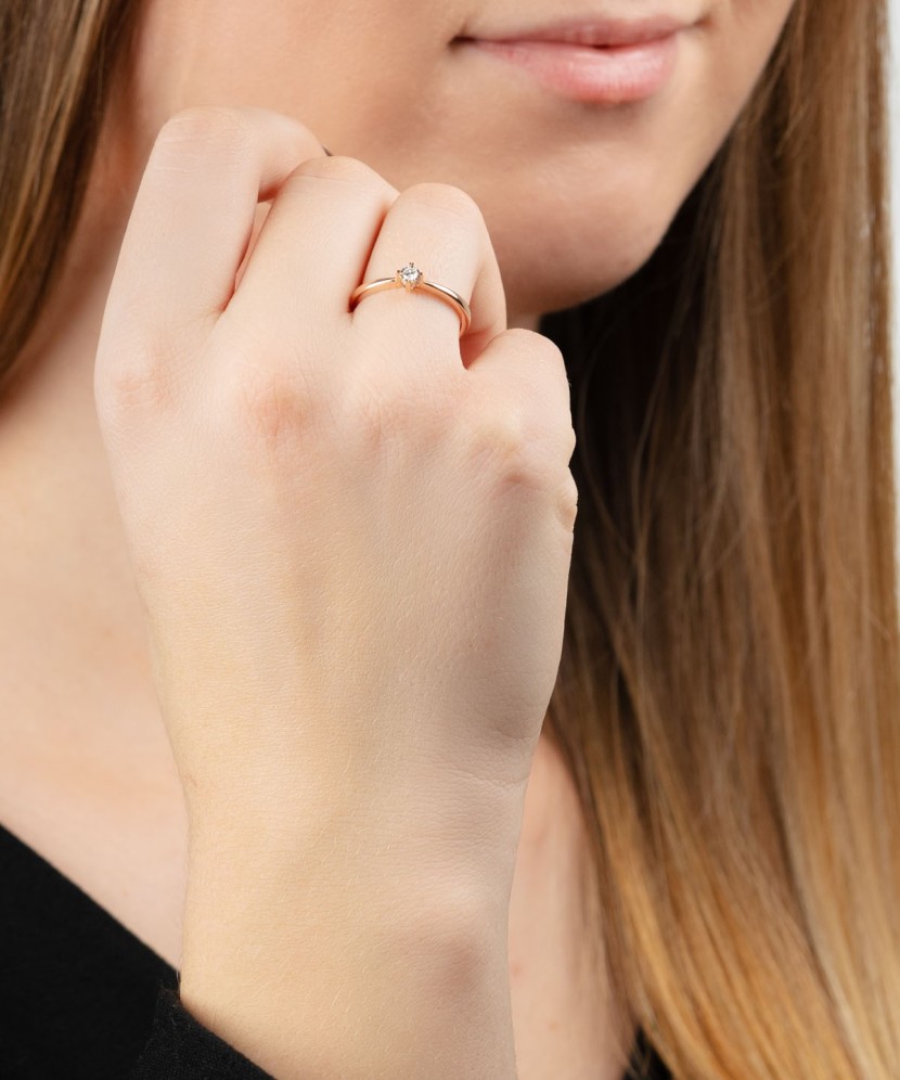 Auksinis žiedas su briliantu - Auksiniai Žiedai su brangakmeniais - Goldinga