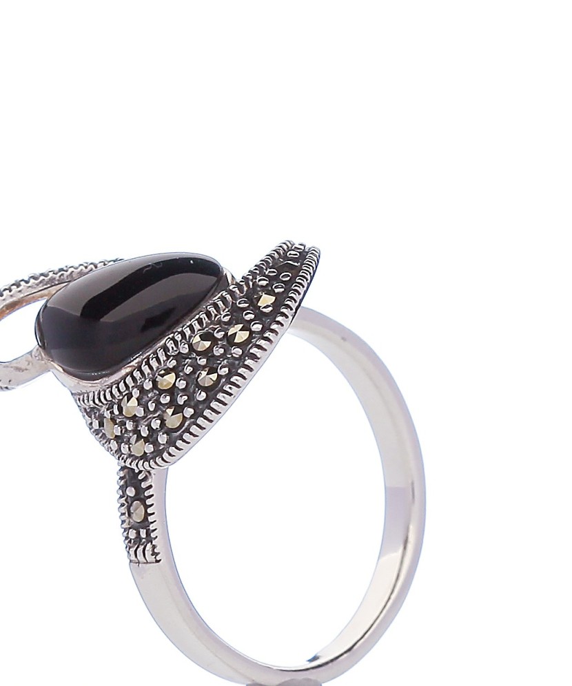 Sterling silver ring with onyx