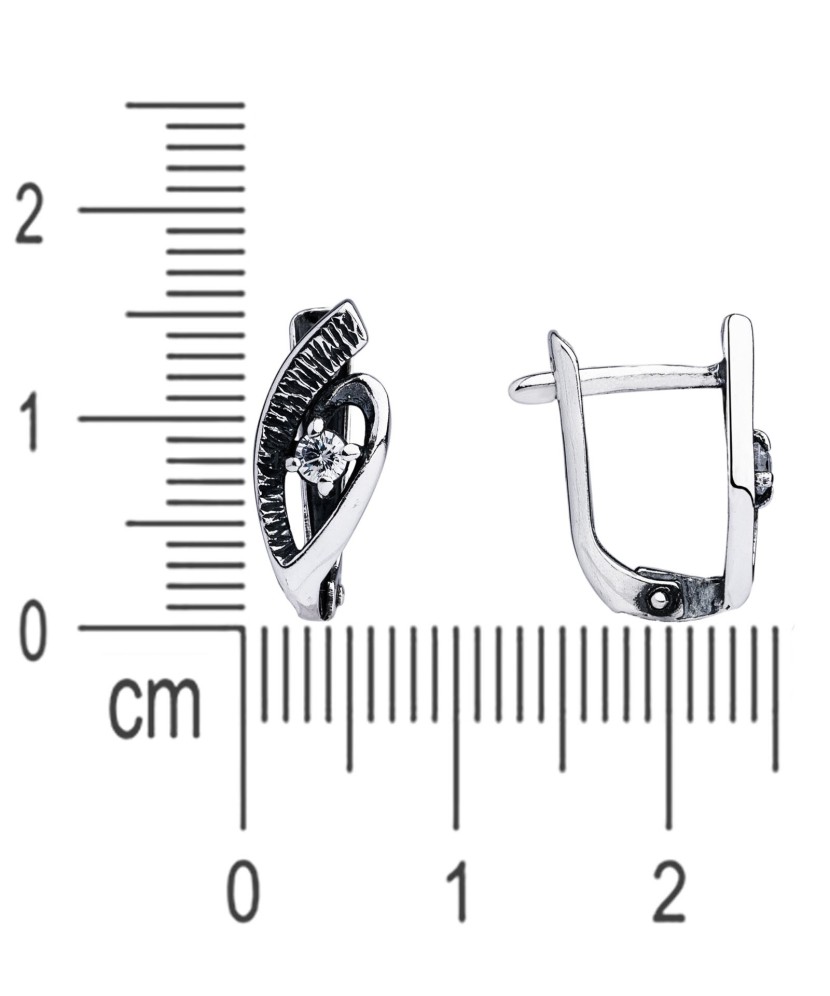 Hopeiset korvakorut zirkoneilla