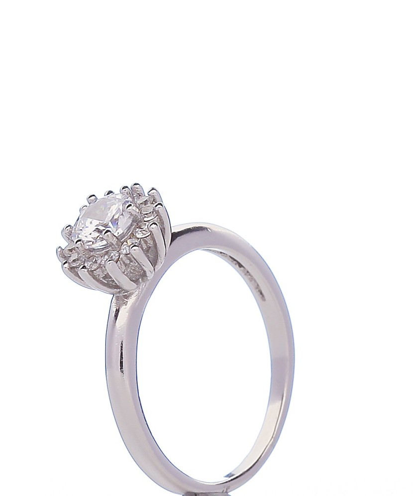 Sterling silver ring with zircons