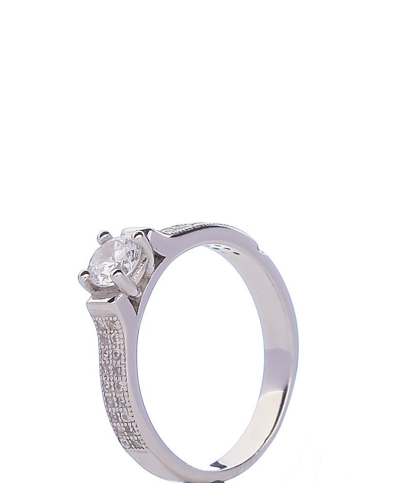 Sterling silver ring with zircons