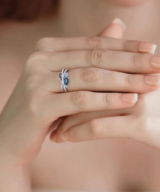 Sterling silver ring with zircons and spinels