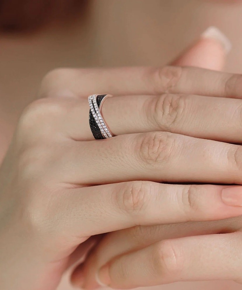 Sterling silver ring with zircons and spinels