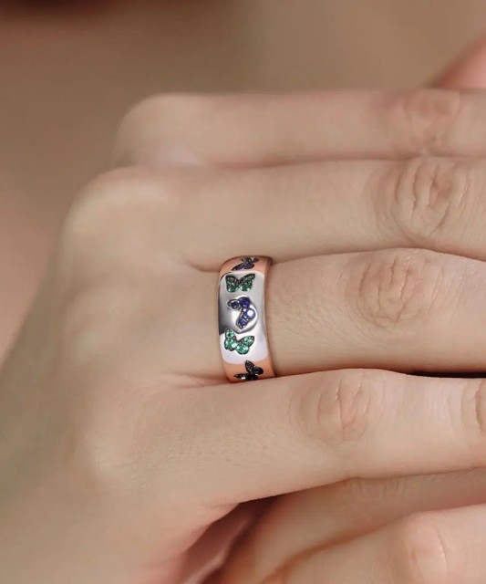 Sidabrinis žiedas su špineliais ir nano safyru - Sidabriniai žiedai - Goldinga