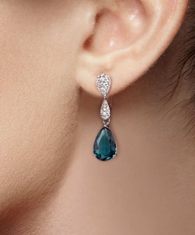Sterling silver earrings with zircons