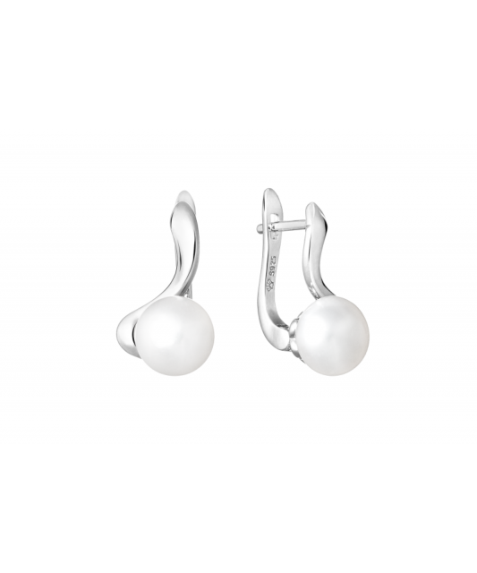 Sterling silver earrings with natural pearls