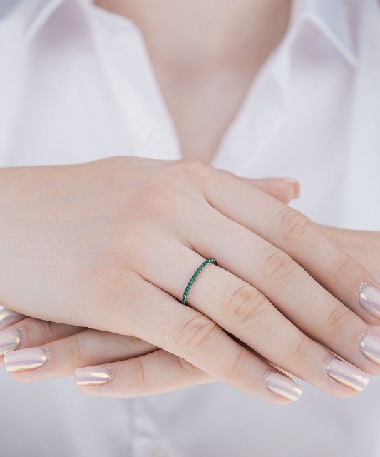 Sterling silver ring with spinels