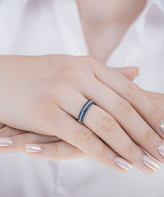 Sterling silver ring with zirconium