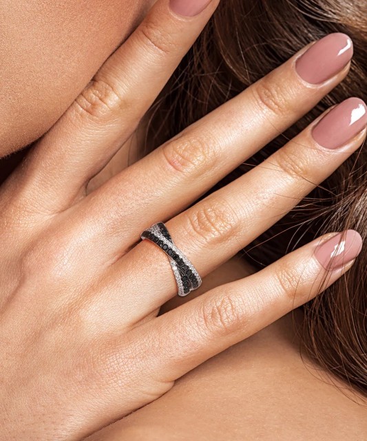 Sterling silver ring with zircons and spinels