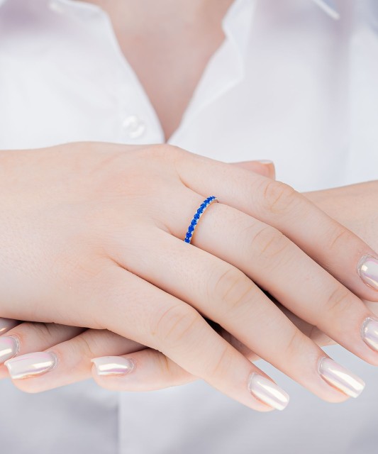 Sterling silver ring with zirconium