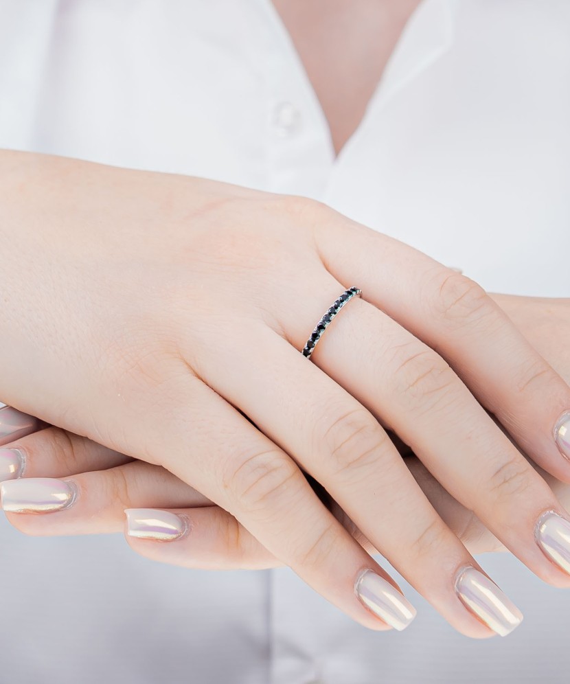 Sterling silver ring with spinels