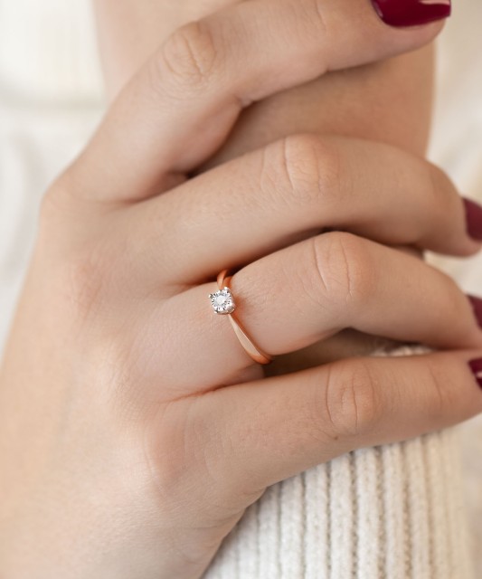 Auksinis žiedas su briliantu - Auksiniai Žiedai su brangakmeniais - Goldinga