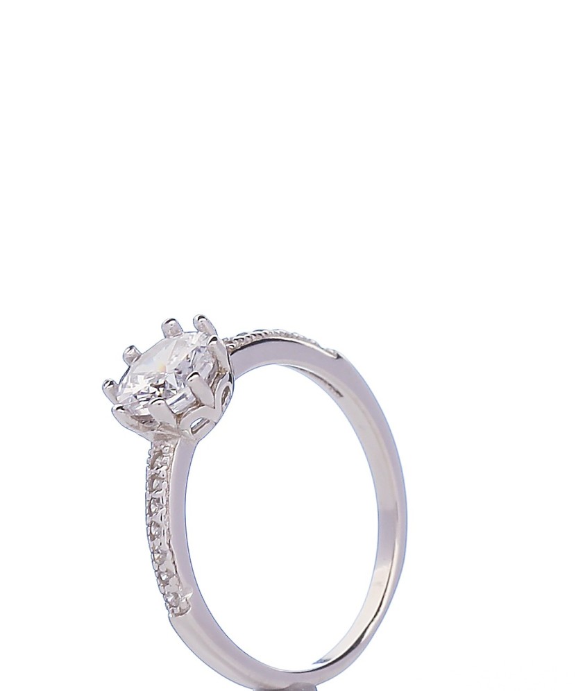Sterling silver ring with zircons