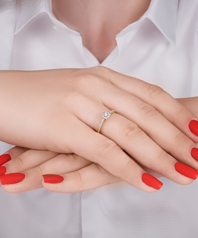 Yellow Gold ring with diamonds