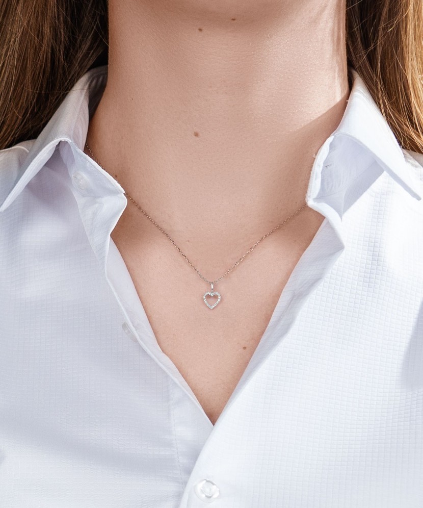 White gold pendant with diamonds "Heart"