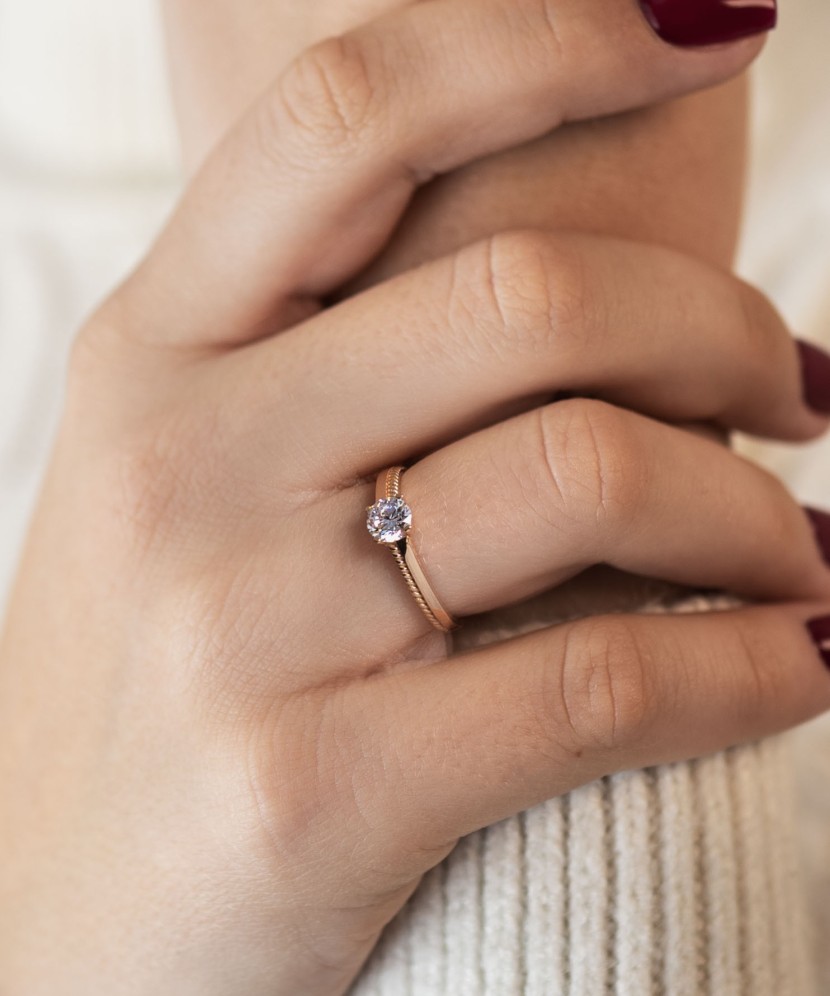 Gold ring with zircon