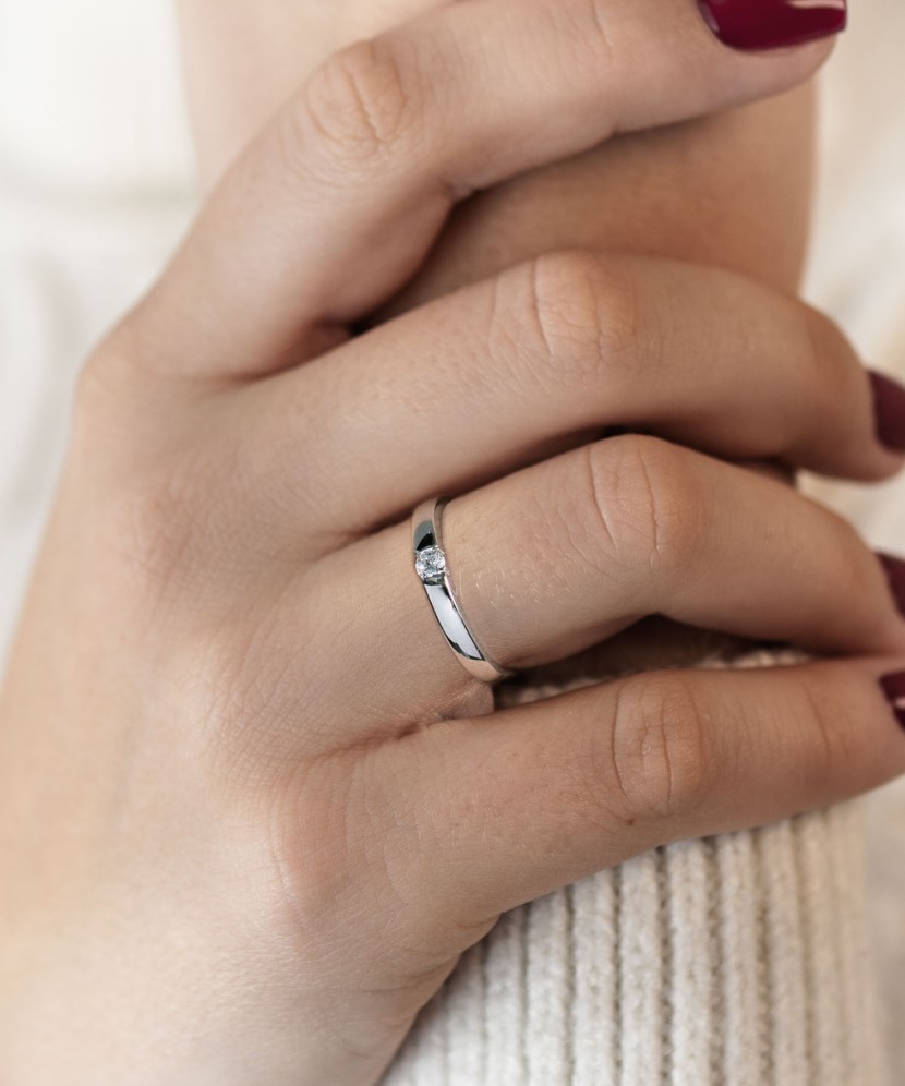 White Gold ring with zircon
