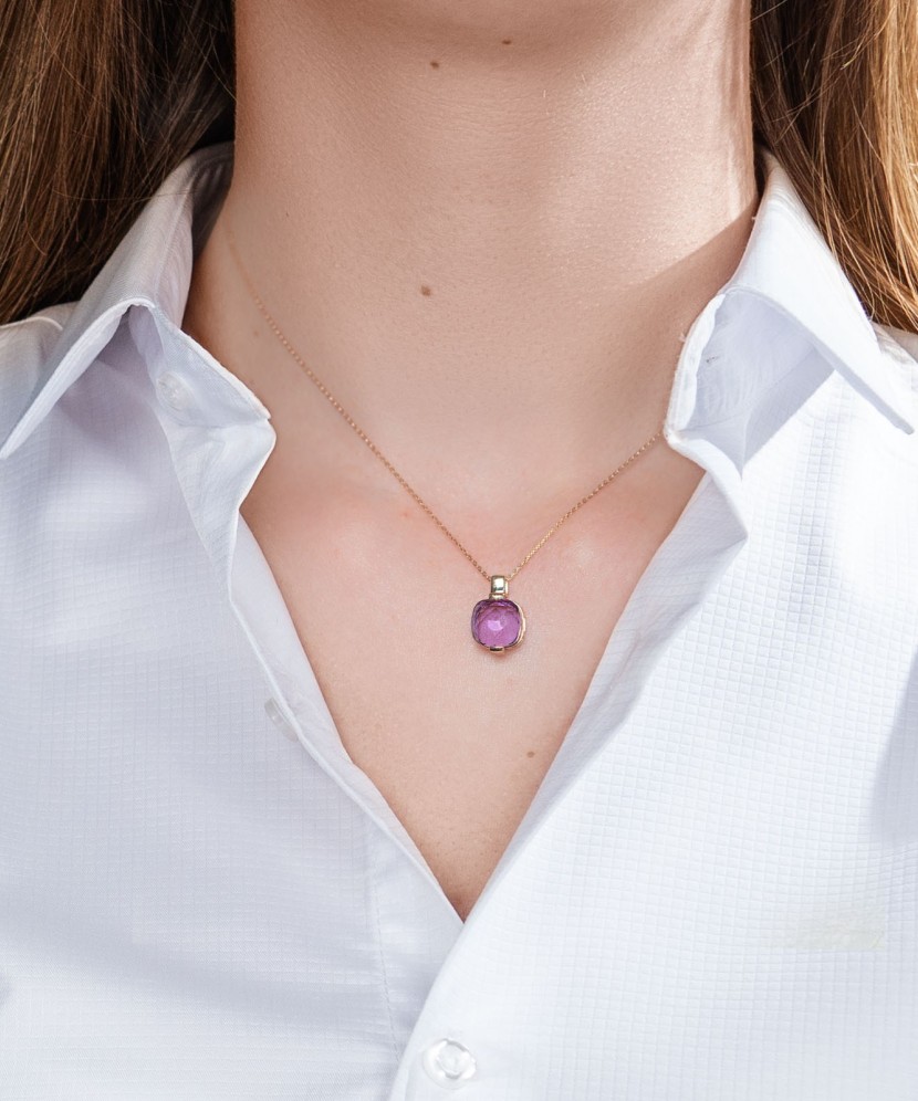 Gold pendant with amethyst