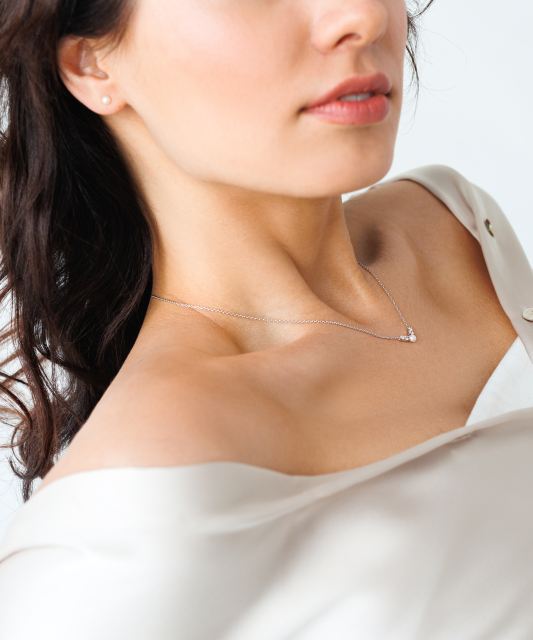 Sterling silver chain with pearl and zirconium