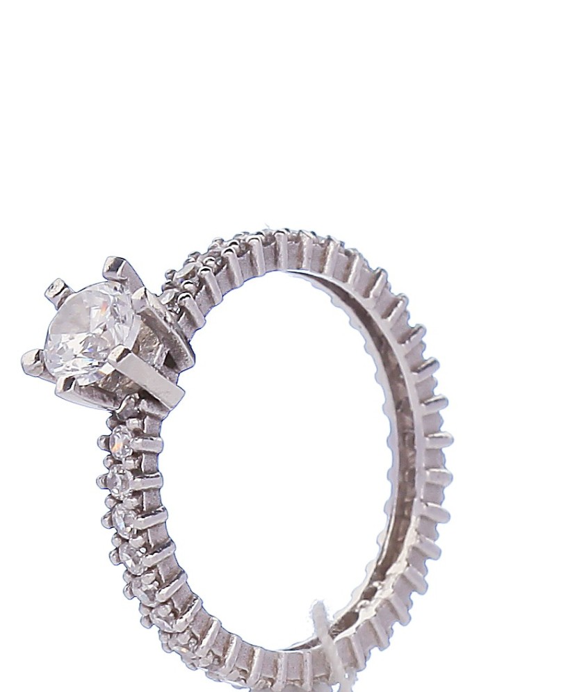 Sterling silver ring with zircons