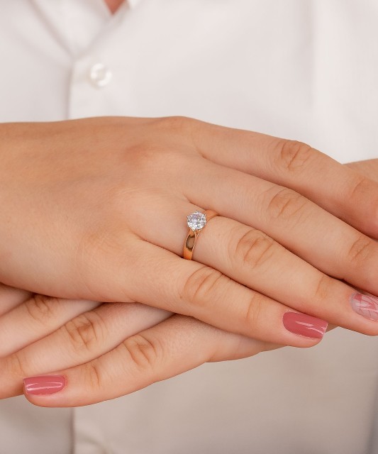 Gold ring with crystal