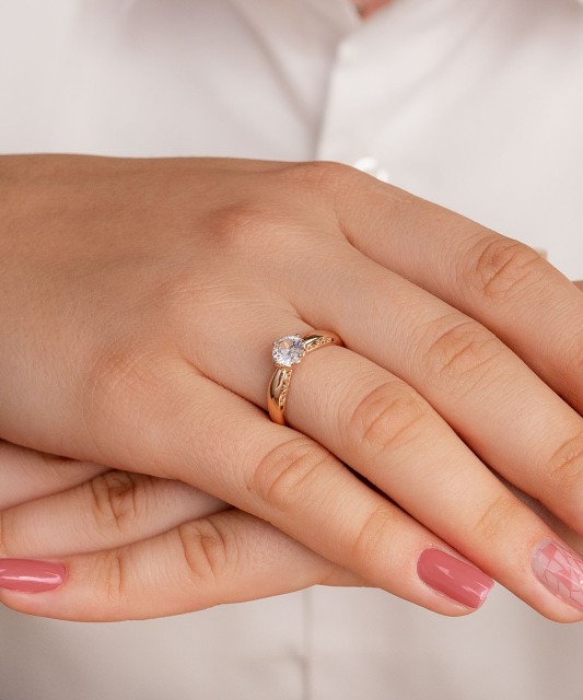 Gold ring with crystal