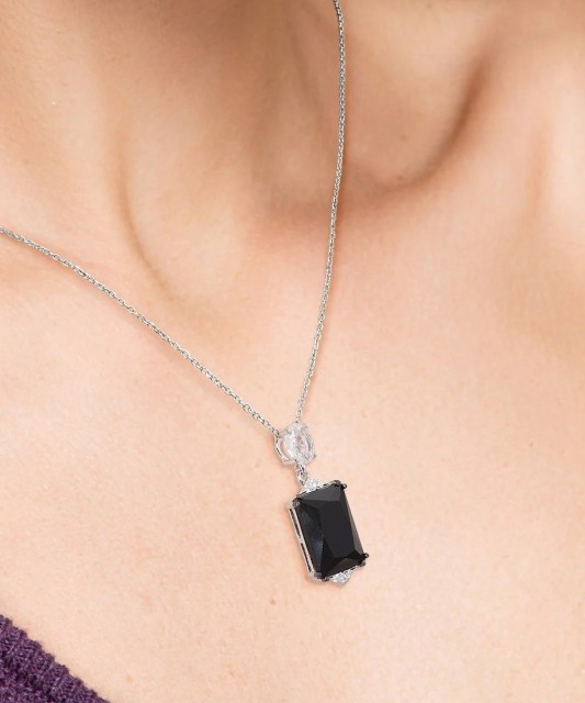 Sterling silver pendant with zircons