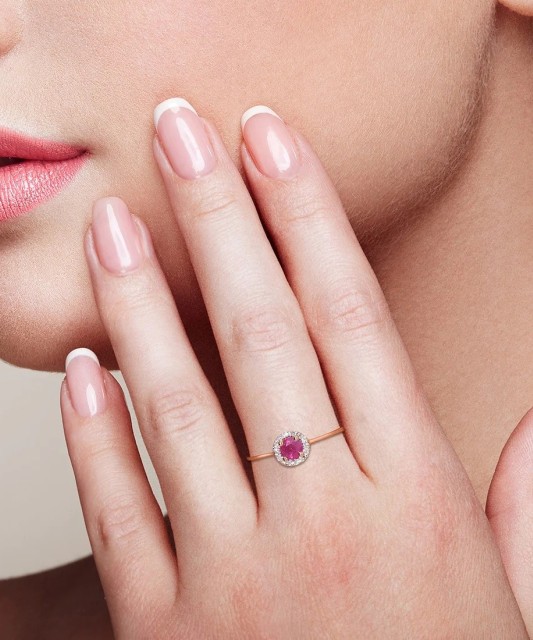 Gold ring with diamonds and rubies