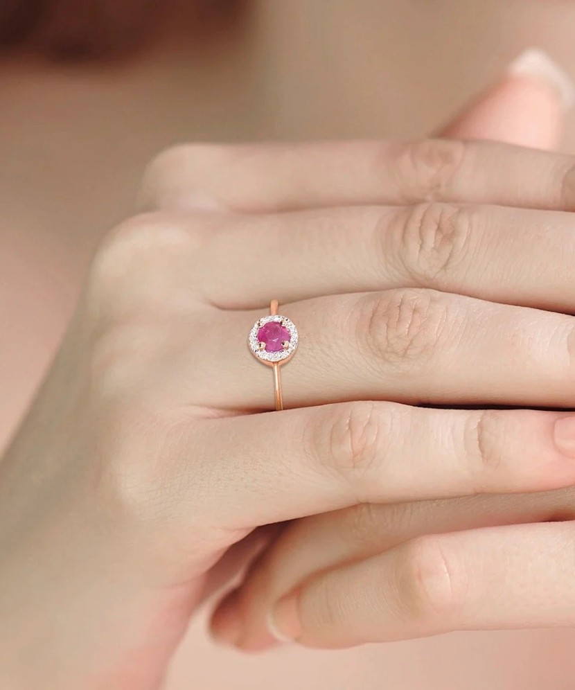 Gold ring with diamonds and rubies