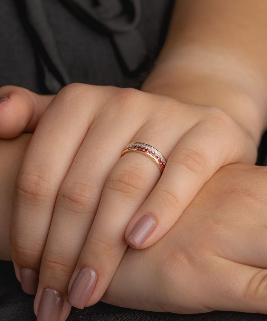 Gold ring with diamonds and rubies