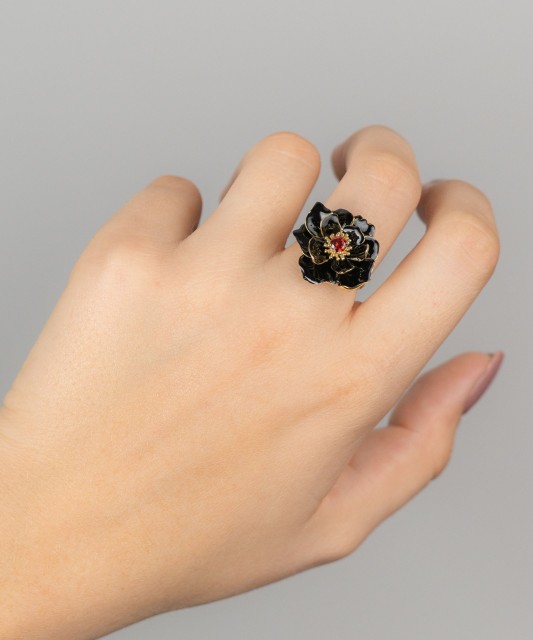 Kullattu Hopeasormus zirkoneilla